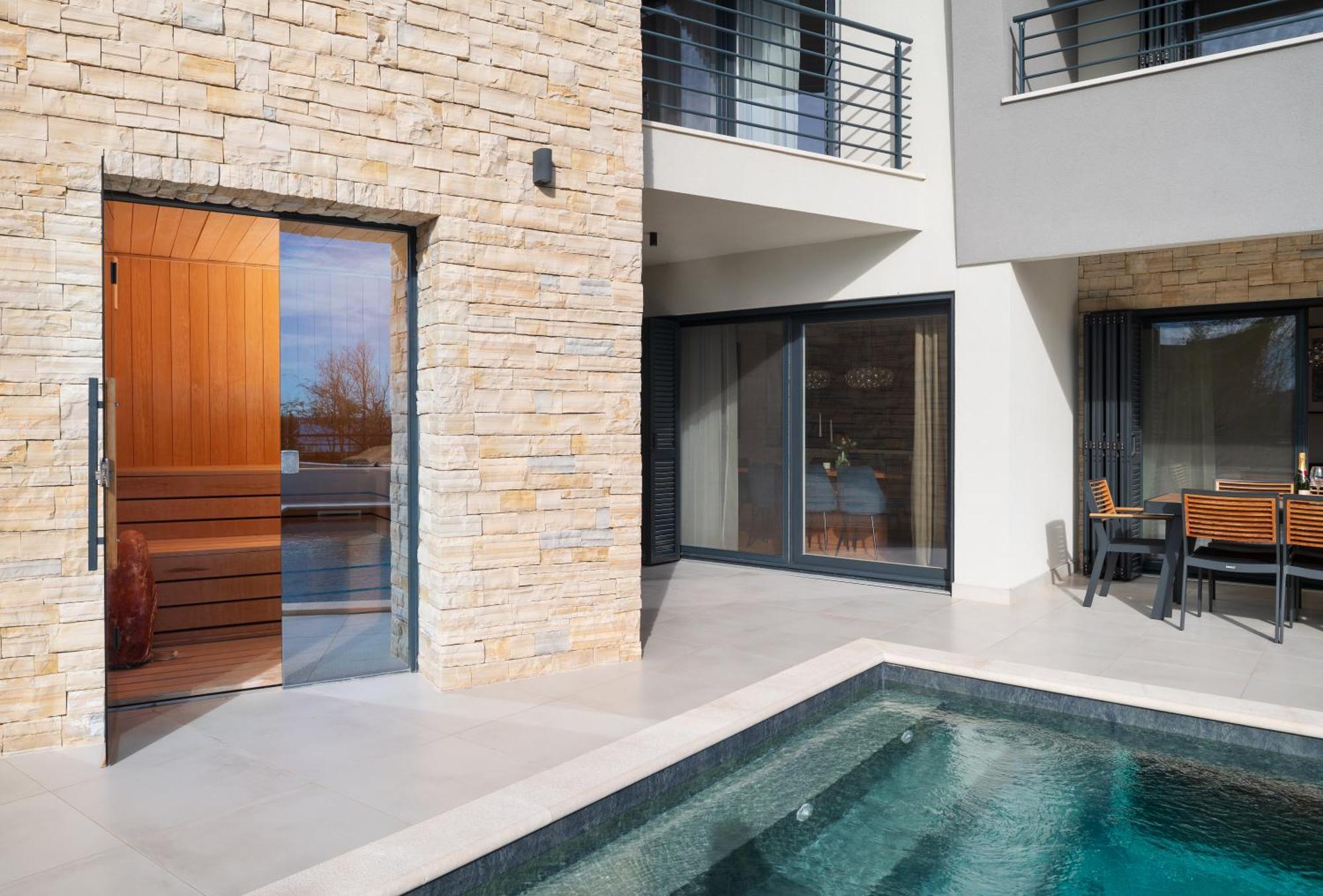 Villa Roca With Heated Pool And Sauna Privlaka  Eksteriør bilde