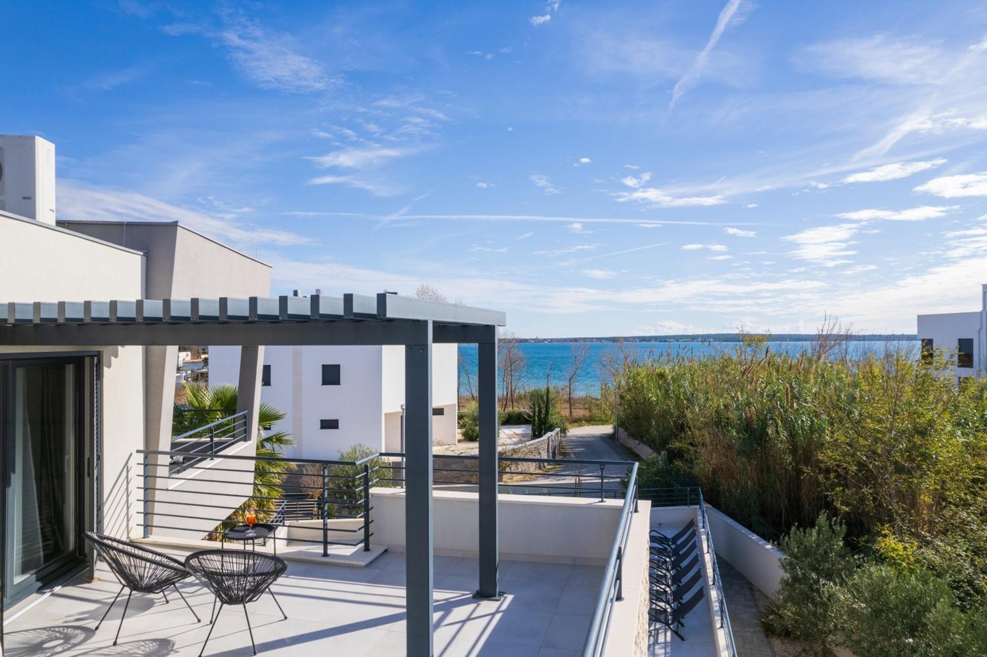 Villa Roca With Heated Pool And Sauna Privlaka  Eksteriør bilde