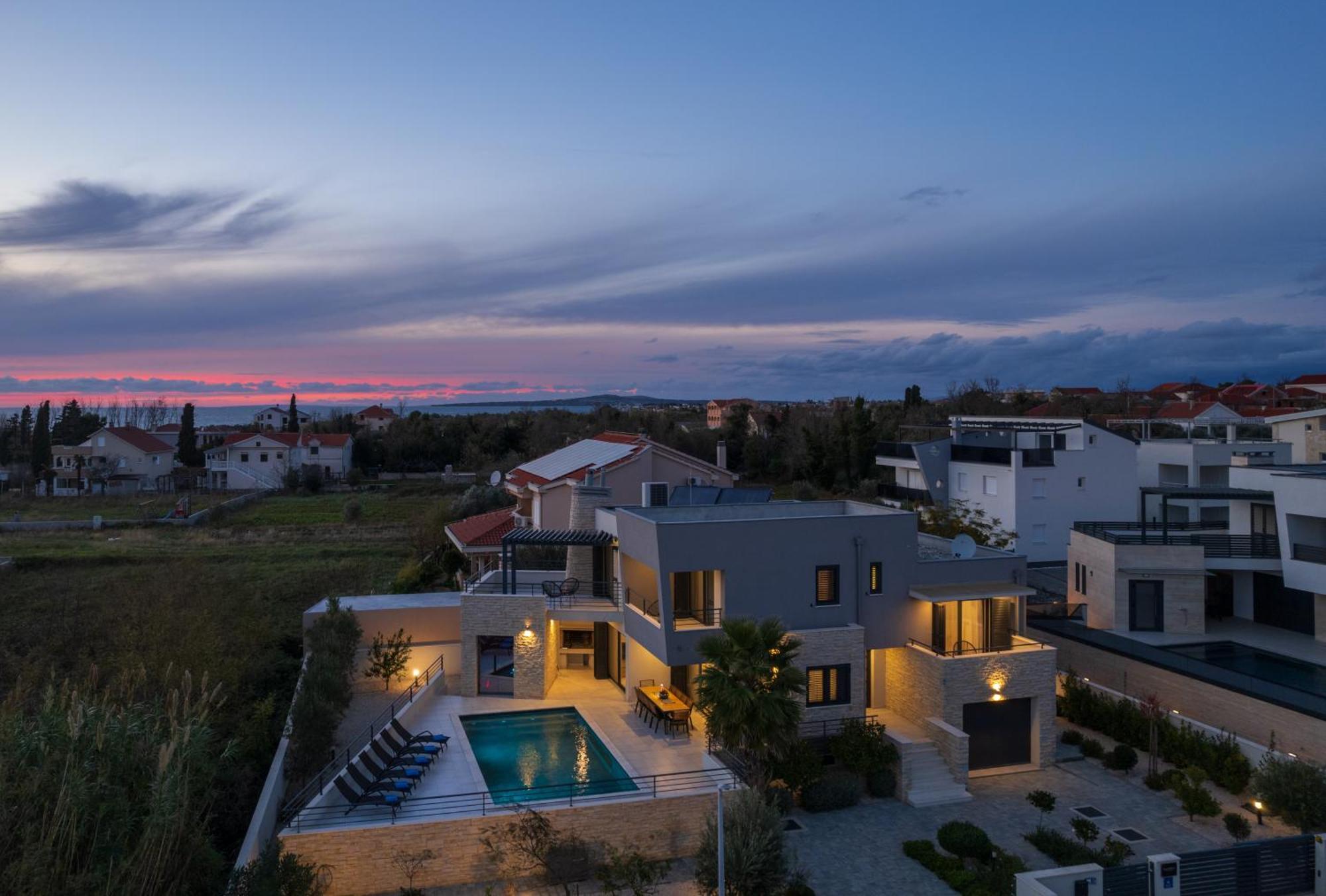 Villa Roca With Heated Pool And Sauna Privlaka  Eksteriør bilde